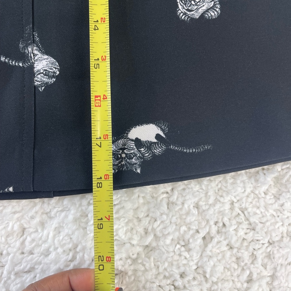 Disney Cheshire Cat Print A-line Black and White Mini Skirt - Size 2 - Picture 11 of 13